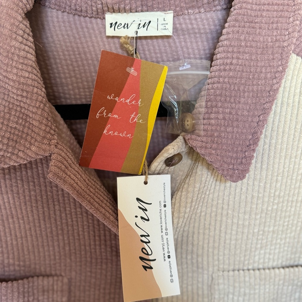 Colorblock Button-Up Shirt - Picture 2 of 4